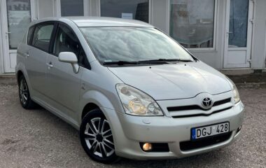 Toyota Corolla Verso 2004  Vienatūris 2,0L