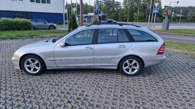 
								Mercedes-Benz C220 Universalas 2,1L 2004 pilnas									