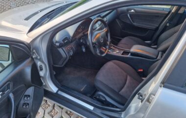 Mercedes-Benz C220 Universalas 2,1L 2004