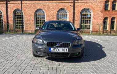 Volvo S40 Sedanas 2,4L 2004