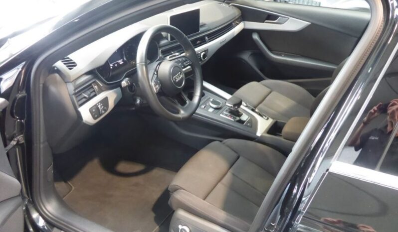 
								Audi A4 Universalas 5,0L 2019 pilnas									