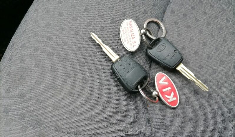 
								Kia Carens Universalas 2,0L 2006 pilnas									