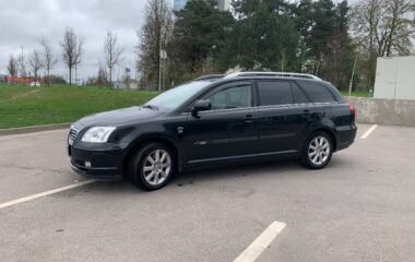 Toyota Avensis Universalas 2,0L 2004