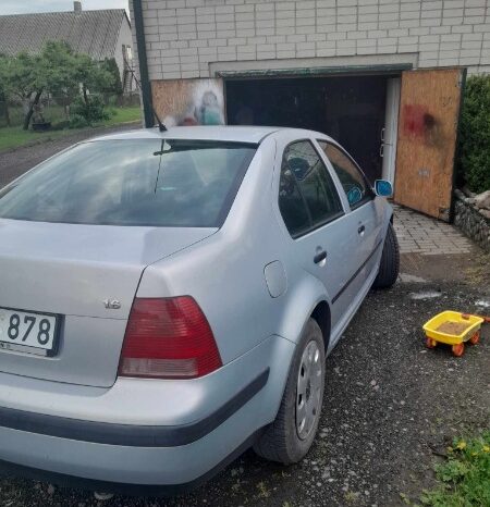 
								Volkswagen Bora Sedanas 1,6L 1999 pilnas									