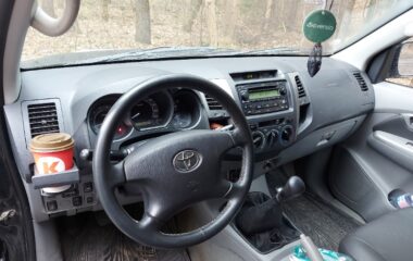 Toyota Hilux 2008  2,5L Visureigis