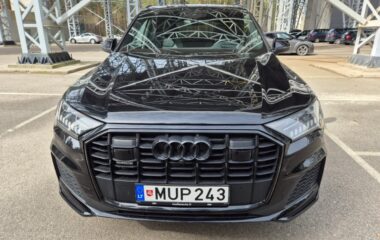 Audi Q7 22  3,0L Vienatūris