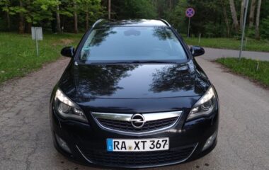 Opel Astra 2012  2,0L Universalas