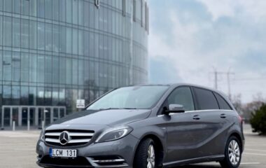 Mercedes-Benz B180 2012  1,6L Vienatūris