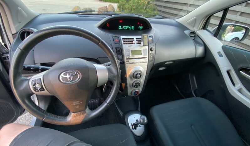 
								Toyota Yaris 2008  1,3L Hečbekas pilnas									