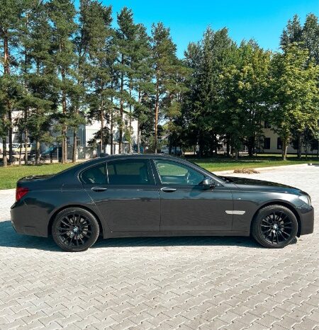 
								BMW 730 2014  3,0L Sedanas pilnas									