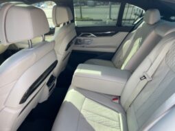 
										BMW 735 2016  4,0L Limuzinas pilnas									