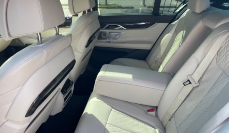 
								BMW 735 2016  4,0L Limuzinas pilnas									