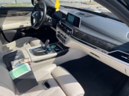 
										BMW 735 2016  4,0L Limuzinas pilnas									