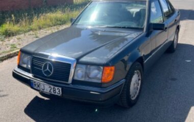 Mercedes-Benz E200 1989  2,0L Sedanas