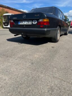 
										Mercedes-Benz E200 1989  2,0L Sedanas pilnas									