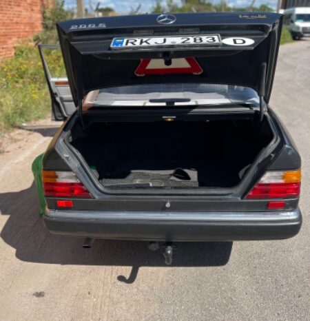 
								Mercedes-Benz E200 1989  2,0L Sedanas pilnas									