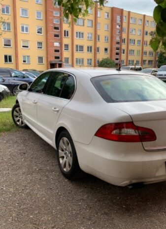 
								Skoda Superb 2010  2,0L Sedanas pilnas									