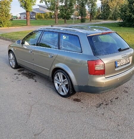 
								Audi A4 2004  2,5L Universalas pilnas									