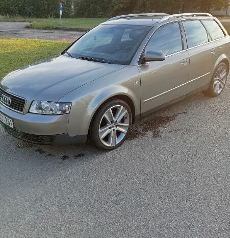 
								Audi A4 2004  2,5L Universalas pilnas									