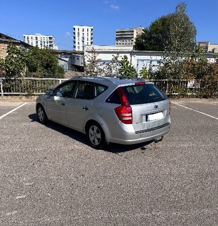 
								Kia cee’d 2008  1,6L Universalas pilnas									