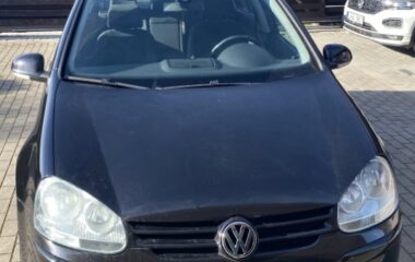 Volkswagen Golf 2006  1,6L Hečbekas