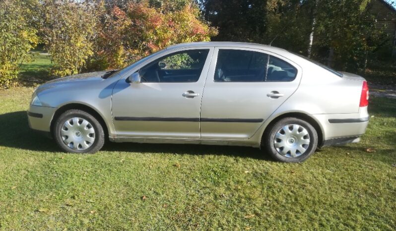 
								Skoda Octavia 2005  1,6L Sedanas pilnas									