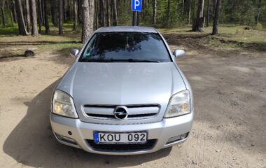 Opel Signum 2004  2,2L Hečbekas