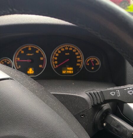 
								Opel Vectra 2005  1,9L Universalas full									