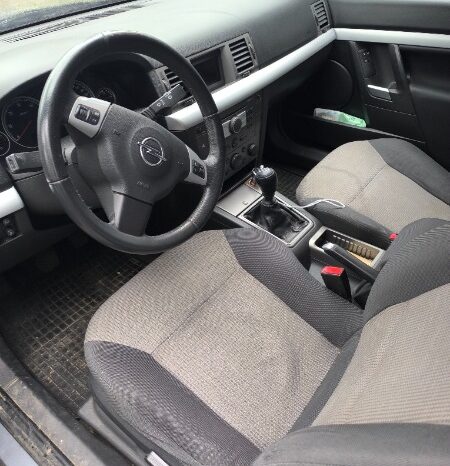 
								Opel Vectra 2005  1,9L Universalas full									
