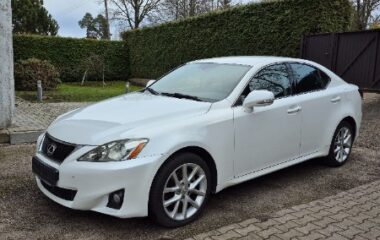 Lexus IS 200 2011  2,2L Sedanas
